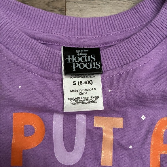NWT Disney Hocus Pocus Girls Fleece Sweatshirt Glitter Halloween S (6-6X) Purple - Picture 2 of 10